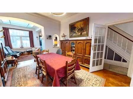 maison unif. face au parc duden !