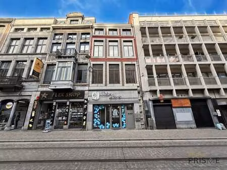 appartement 1 ch à rafraîchir situé en féronstrée à liège