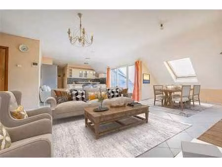 appartement 2ch avec terrasse  idéalement situé à montegnée