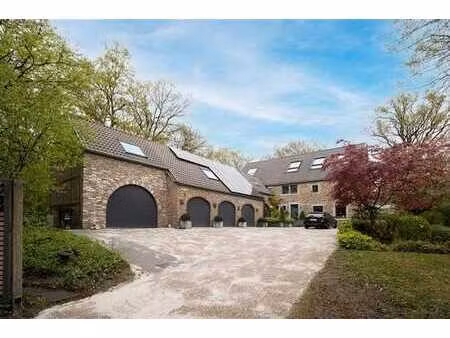 dolembreux - villa rénovée aux finitions haut de gamme.