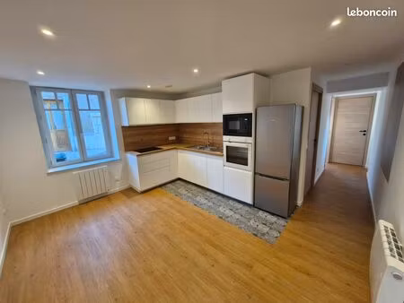 t2 - 3 pièces entièrement refait à neuf