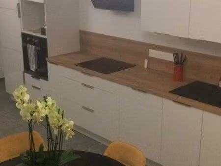 joli t2  meublé  dans zone  résidentiel