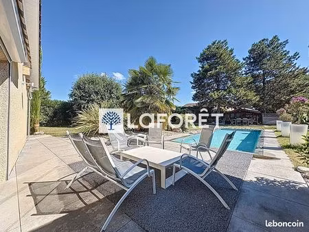 villa 5 pièces 135 m²