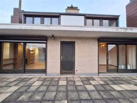 appartement 3 chambres en duplex avec terrasse - 880€ + 70€