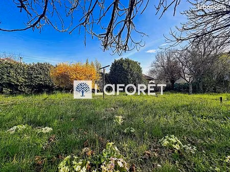 terrain 600 m² miribel