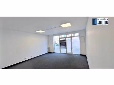 vente bureau 3 pièces 58 m² saintes (17100)