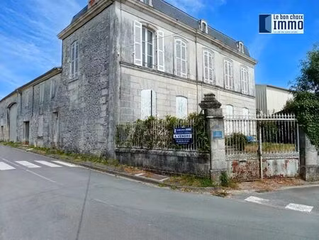 vente maison 8 pièces 210 m² saintes (17100)