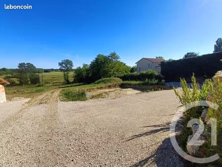 terrain 1 695 m² polliat