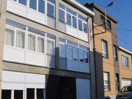 seraing haut: bel appartement une chambre (2eme étage)