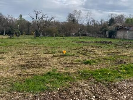 terrain à bâtir 894m²