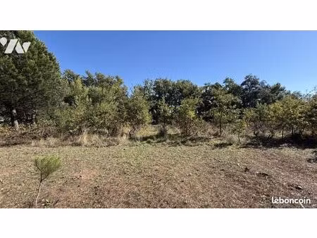 terrain 800 m² puget sur argens