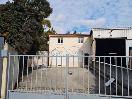 entrepôt et bureaux