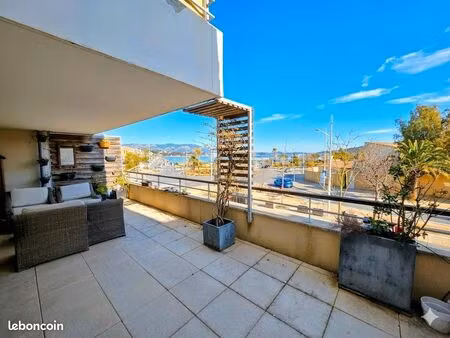appartement t3 avec vue mer et grande terrasse semi-couverte