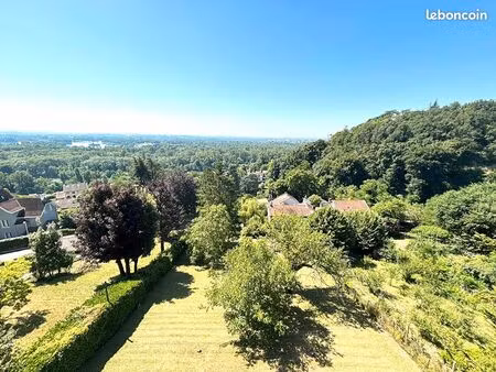 maison 7 pièces 244 m²