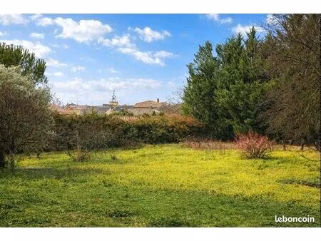 terrain 1 400 m² tavernes