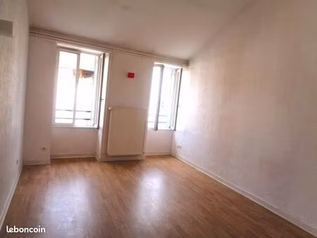 location t2 60m2 centre meximieux