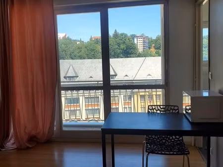 studio meuble centre ville epinal avec vue sur le chateau