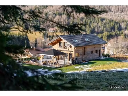 propriété 8 pièces 258 m²