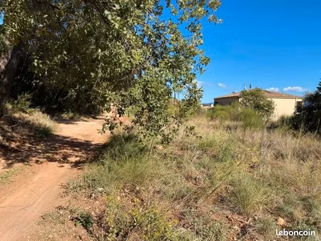 terrain 615 m² puget ville