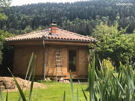 à vendre : studio hexagonal écologique au cœur de la nature