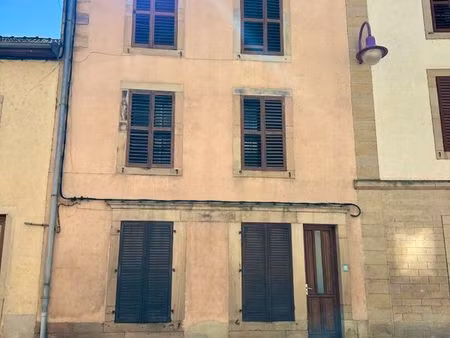 maison 9 pièces 80 m²