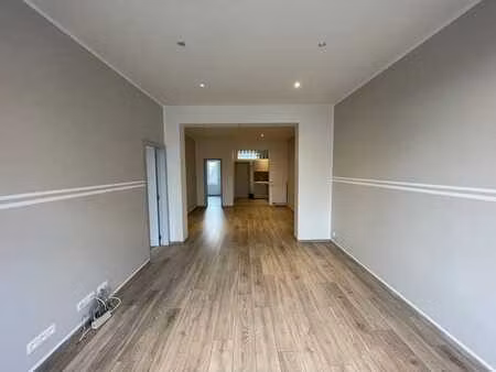 superbe appartement entièrement rénové à evere