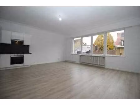 place flagey - appartement 2 ch de +/- 75 m² + terrasse
