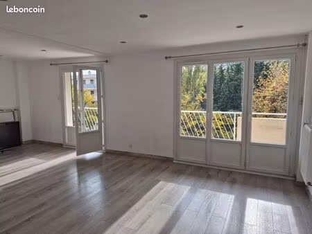 t3 lumineux quartier de la barentine