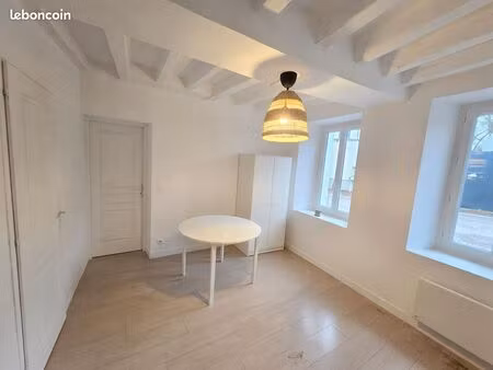 a louer studio meublé villeblevin