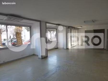 bureau 120 m²