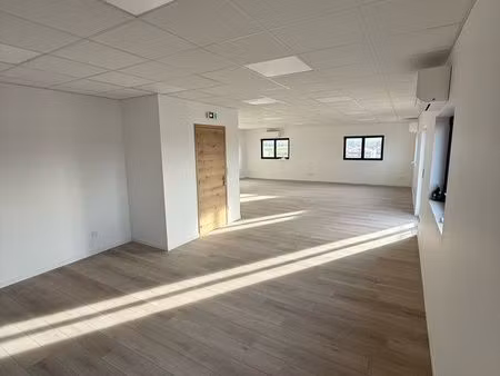 cellule  entrepôt avec bureaux