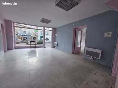 local commercial 42 m² beaujeu