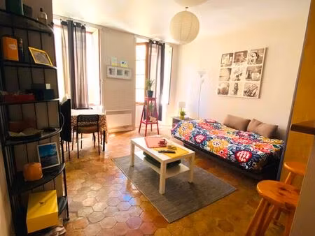 studio meublé loué – 8 7 % de rentabilité – centre historique aubenas