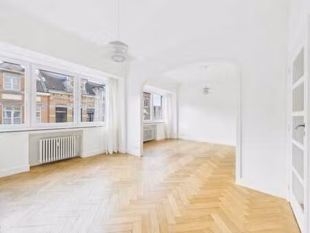 place brugmann : superbe appartement 1 chambre remis à neuf!