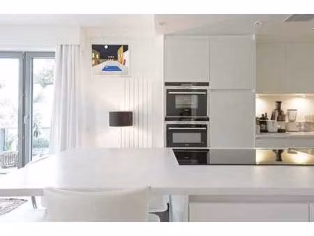 luxueux appartement 2ch + terrasse + parking