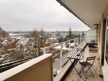 appartement au 8ème avec vue ouest dégagée sur bruxelles