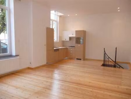 mérode! bel appartement non meublé 1 chambre