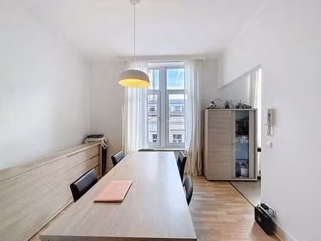 place stéphanie - duplex 2 chambres  de +/- 77m2.