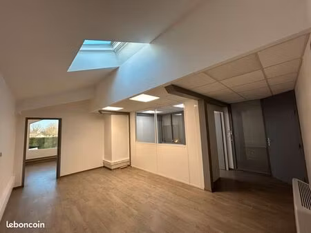 bureau en centre d'affaires