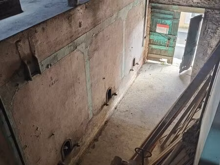 cave de caractère - 141m² - hauteur exceptionnelle en cœur de village