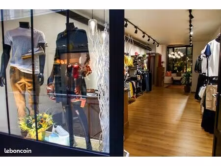 boutique 74 m² foix