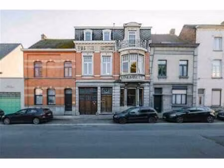 maison de maître avec garage au centre de renaix