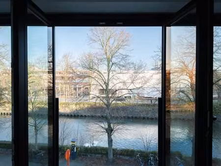 appartement duplex deux chambres situé sur l’eedverbondkaai