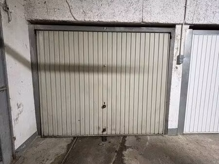 garage quartier shopping promenade