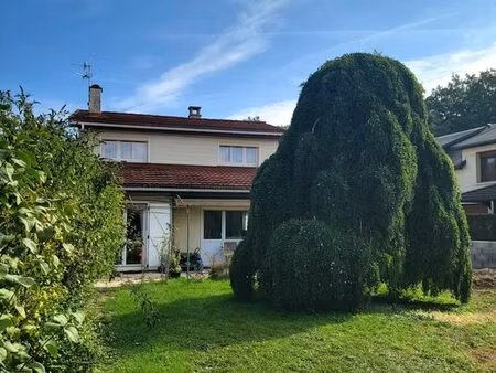 maison individuelle de 110m2 avec un jardin de 500 m2