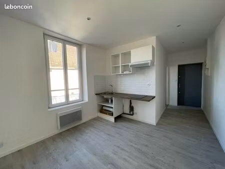 f2 refait à neuf hyper centre château thierry