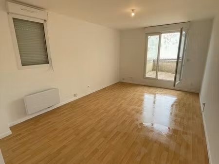 f3 duplex avec terrasse et box