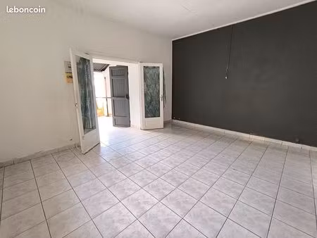 grand studio à louer