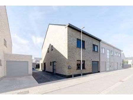 energiezuinige gezinswoning met 5 slaapkamers op een pracht…