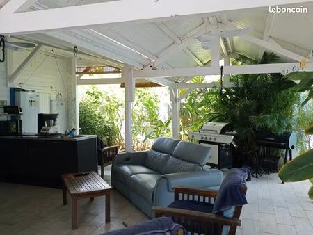 villa bois plain pied de 94m2 avec 2 chambres sur un terrain de 140m2 279 500